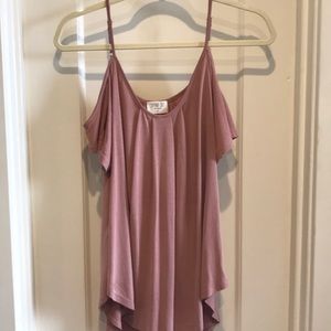 Cold shoulder tee